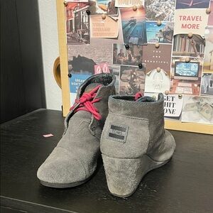 Toms Gray Suede Wedge Boots with Pink Laces and plaid on the inside